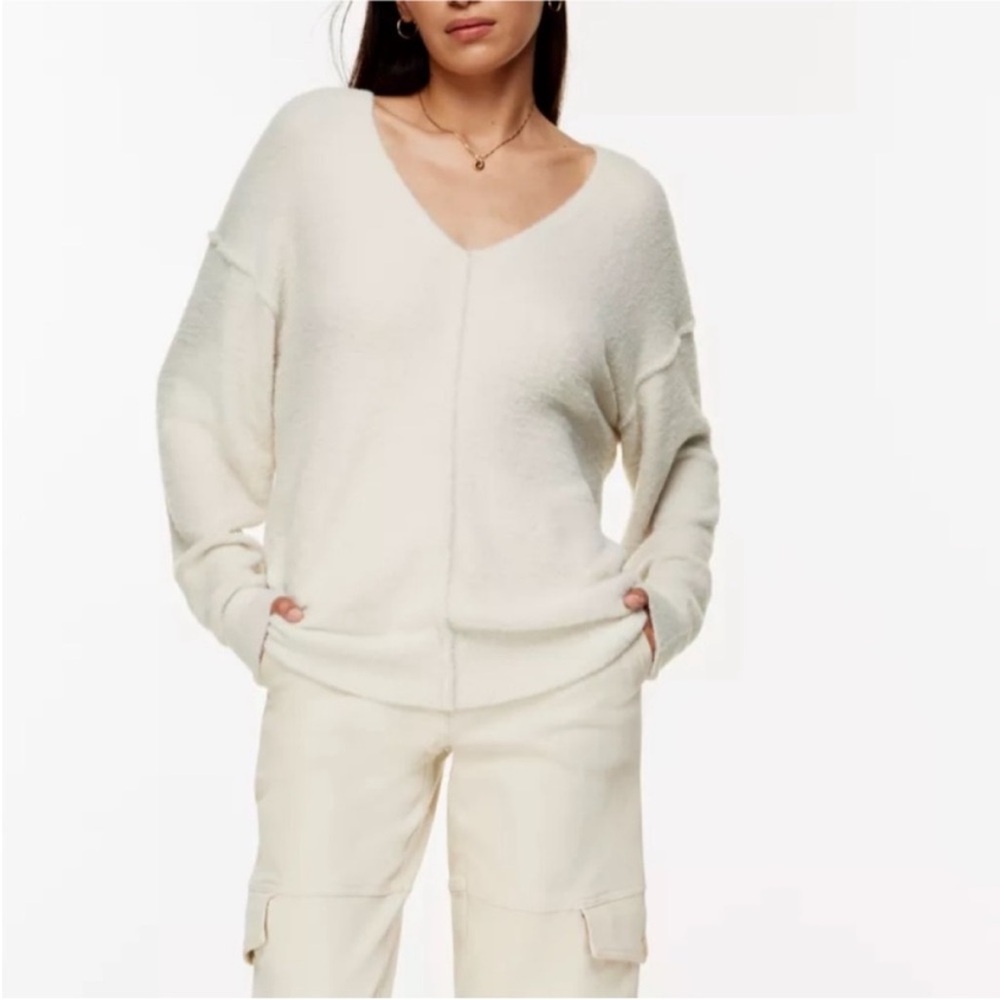 Aritzia Wilfred Hush Knit V Neck